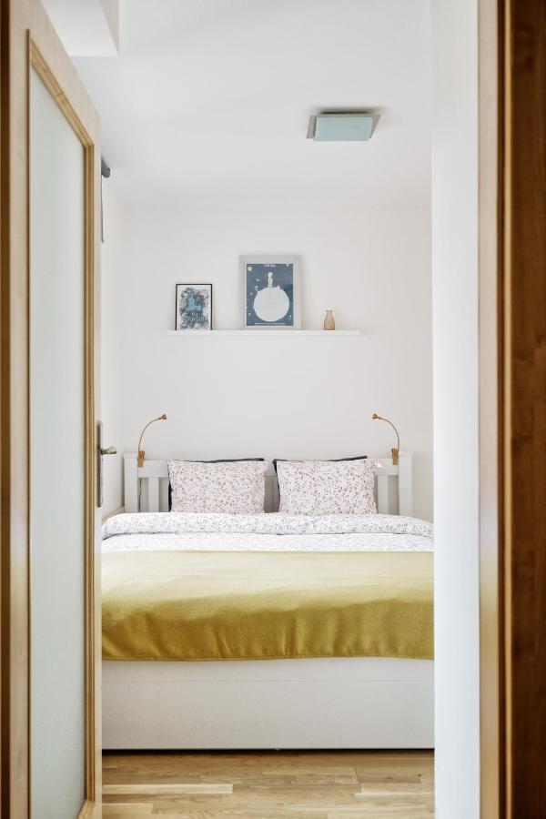 Lil Apartment With Tyn Cathedral View, Parking & Ac Praha Bagian luar foto