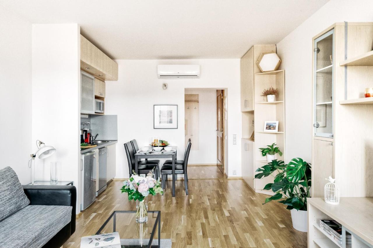 Lil Apartment With Tyn Cathedral View, Parking & Ac Praha Bagian luar foto